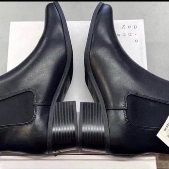 a new day Black Chelsea Ankle Booties Size 9.5 - Picture 6 of 9